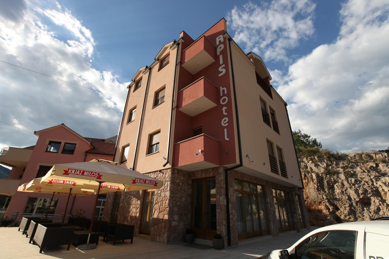 Apis Hotel Trebinje Exteriör bild