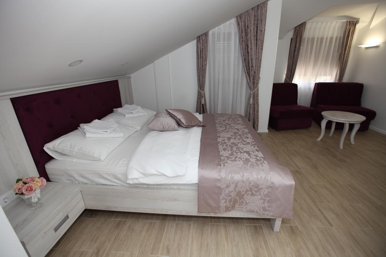 Apis Hotel Trebinje Exteriör bild