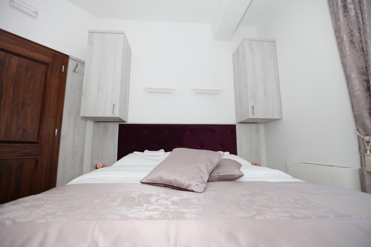 Apis Hotel Trebinje Exteriör bild