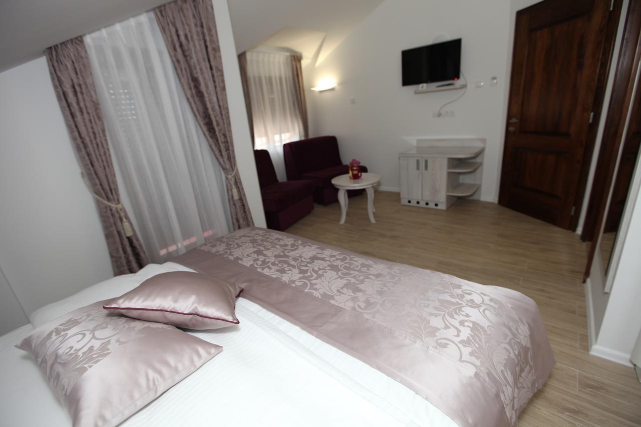 Apis Hotel Trebinje Exteriör bild