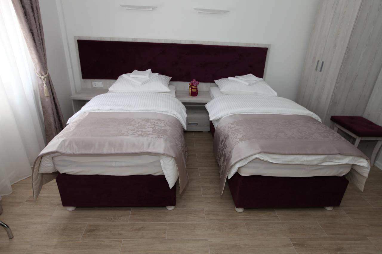 Apis Hotel Trebinje Exteriör bild