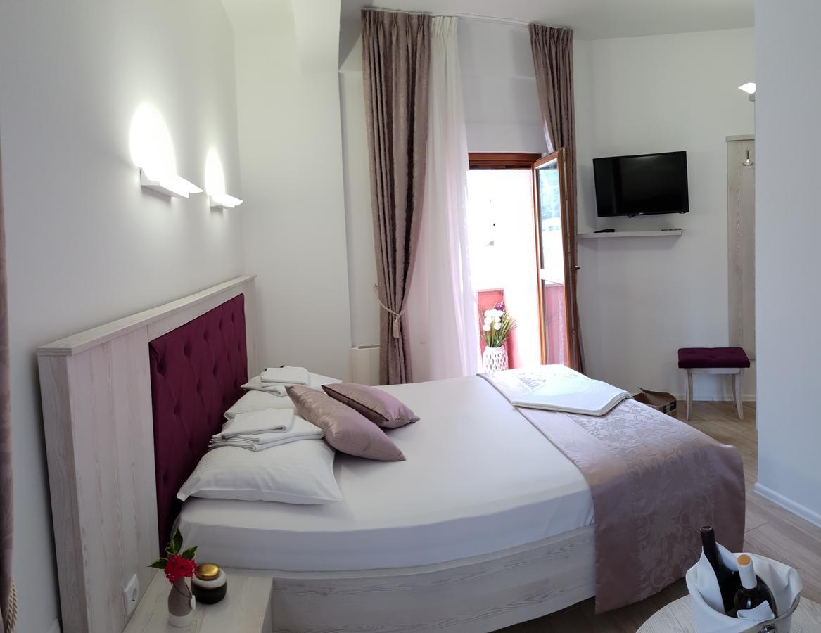 Apis Hotel Trebinje Exteriör bild