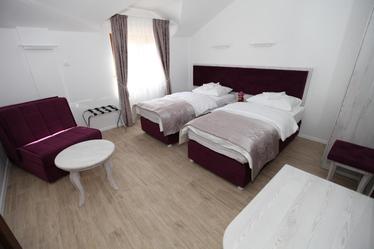 Apis Hotel Trebinje Exteriör bild